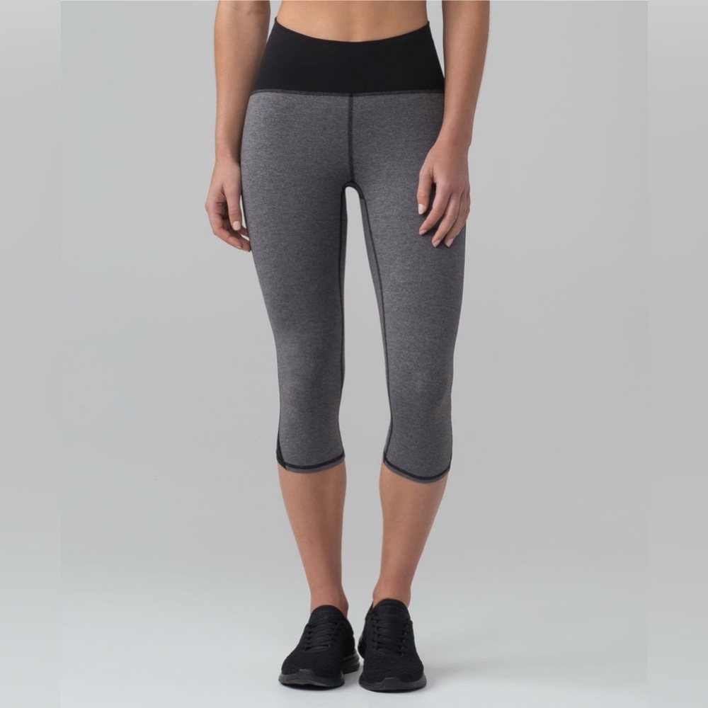 128. Lululemon Train Times Crop (17")
Size 8 
Heathered Black / Black